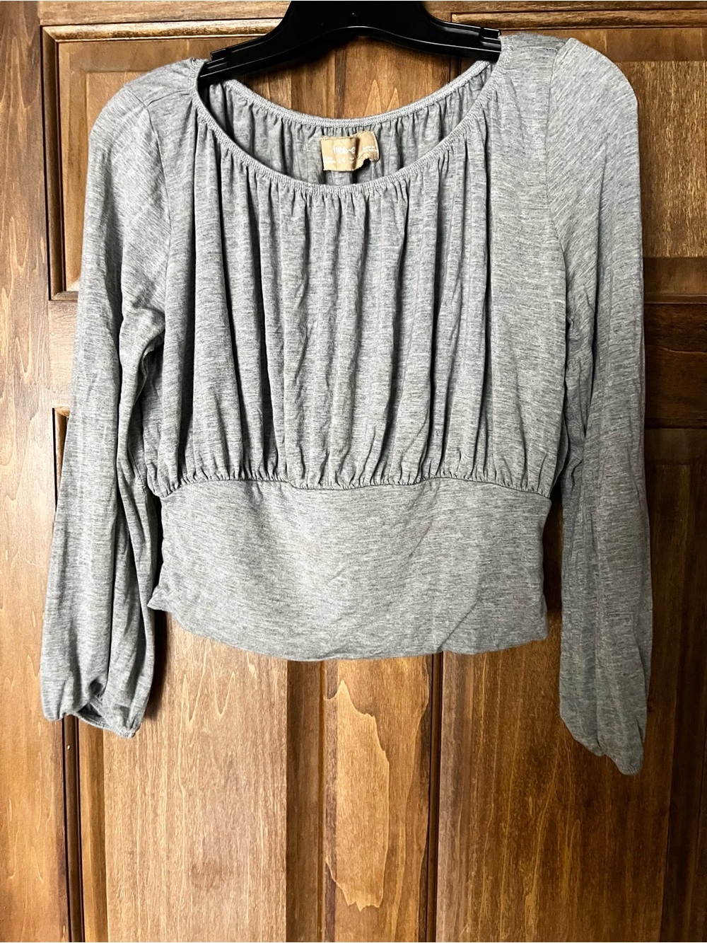 Free People Long Sleeved Women’s  Gray Top Gathered Waist Top Size L Like New